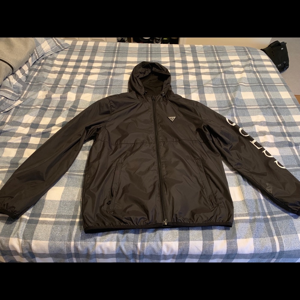 Guess men’s windbreaker - medium